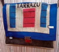 DeKuTex: Upcycling-Tasche aus Luftmatratze, Kaffeesack,